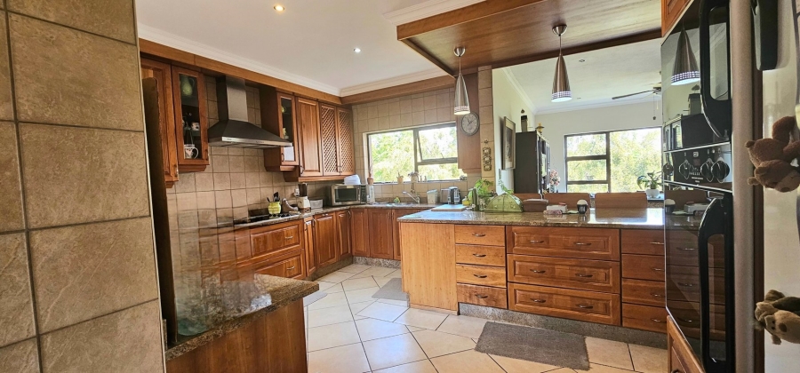 5 Bedroom Property for Sale in Birdwood Estate North West